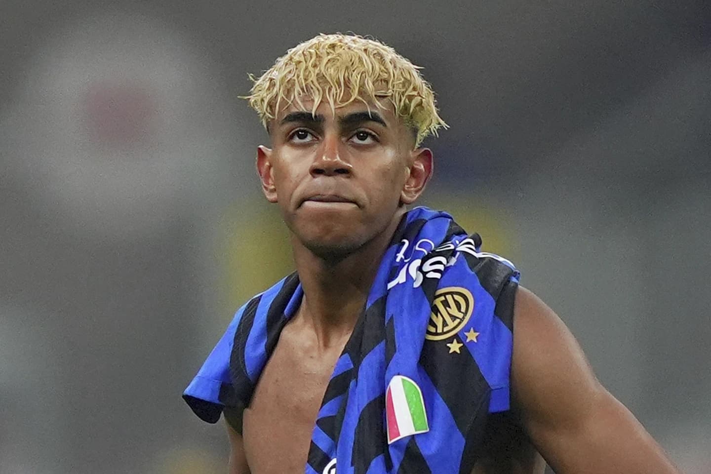 कम उमेरका कारण यमलले बालोन डी’ओर जित्न सकेनन् !