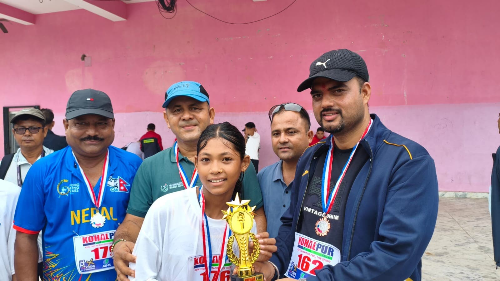 कोहलपुर माइलमा समिर र चेतना बने विजेता