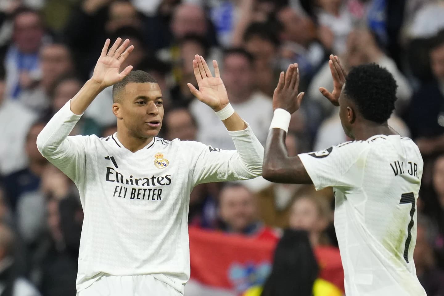 रियलले अंक तालिकामा बार्सिलोनालाई भेट्यो