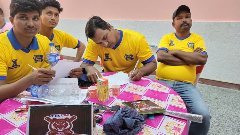 सप्तरी प्रिमियर लिग : अक्सनमा भुवन महँगा