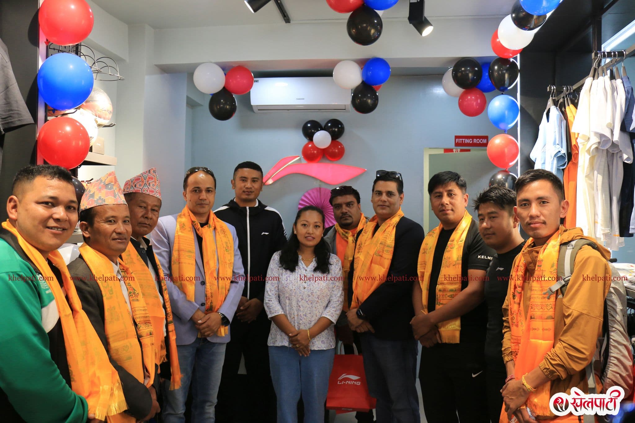 बौद्ध टुसालमा लि निङको आउटलेट