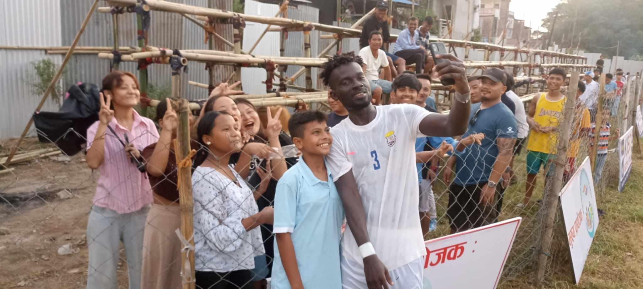 स्थायी पारापिटसहितको फुटबल रंगशाला बन्ने