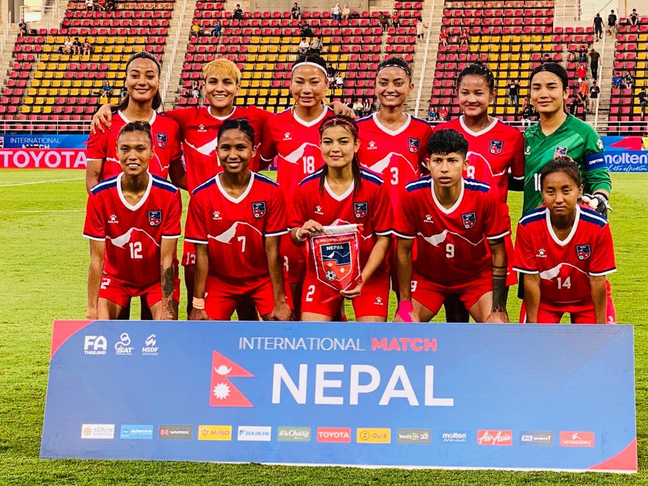 स्वदेश फर्किँदै महिला टोली