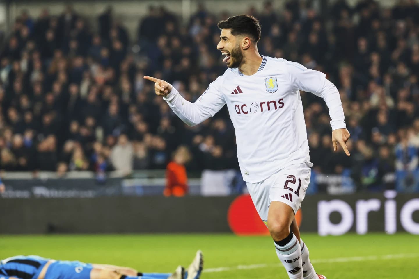 एस्टन भिल्लाको जितमा विपक्षी खेलाडीको आत्मघाती गोल निर्णायक