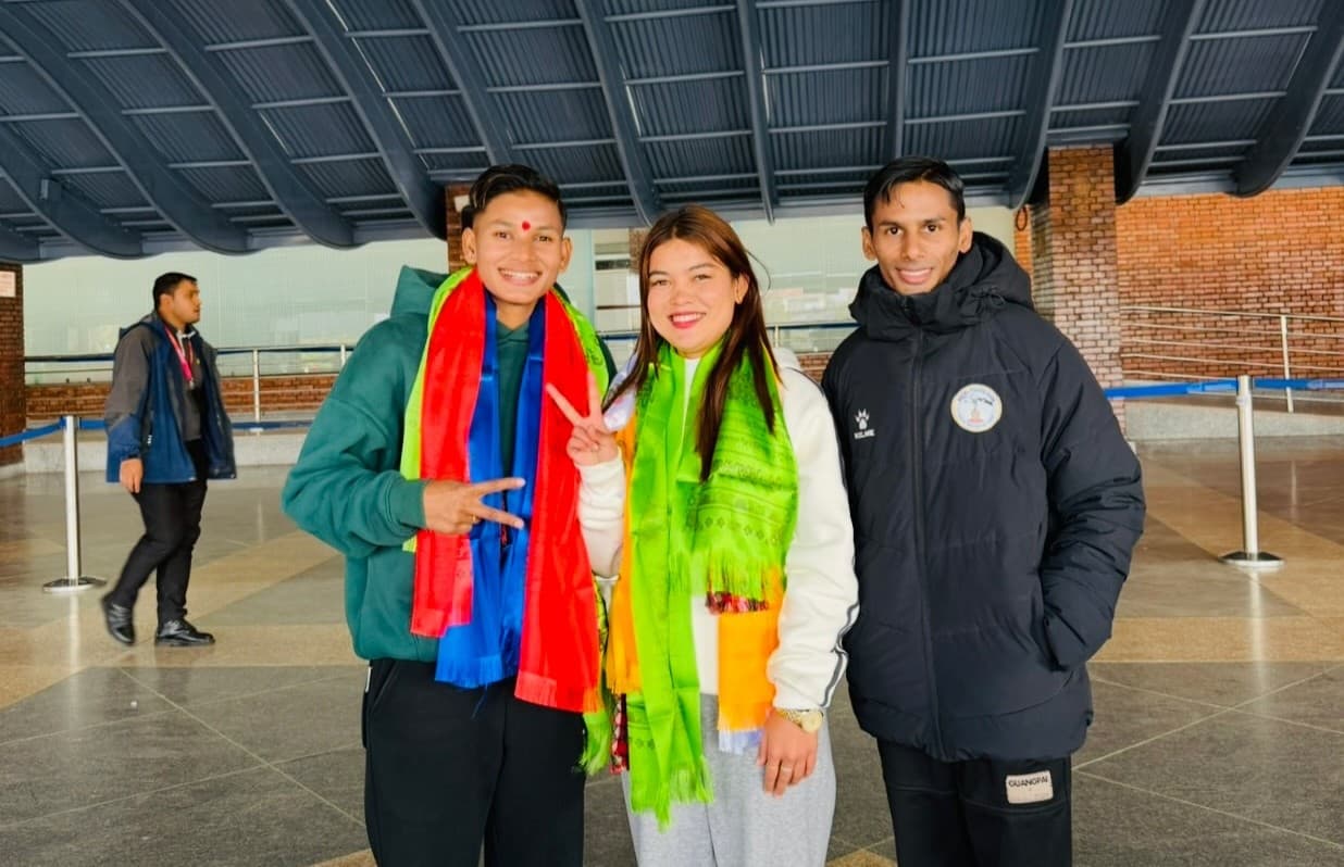 बंगलादेशी लिग खेल्न हिँडे समीक्षा र पूजा