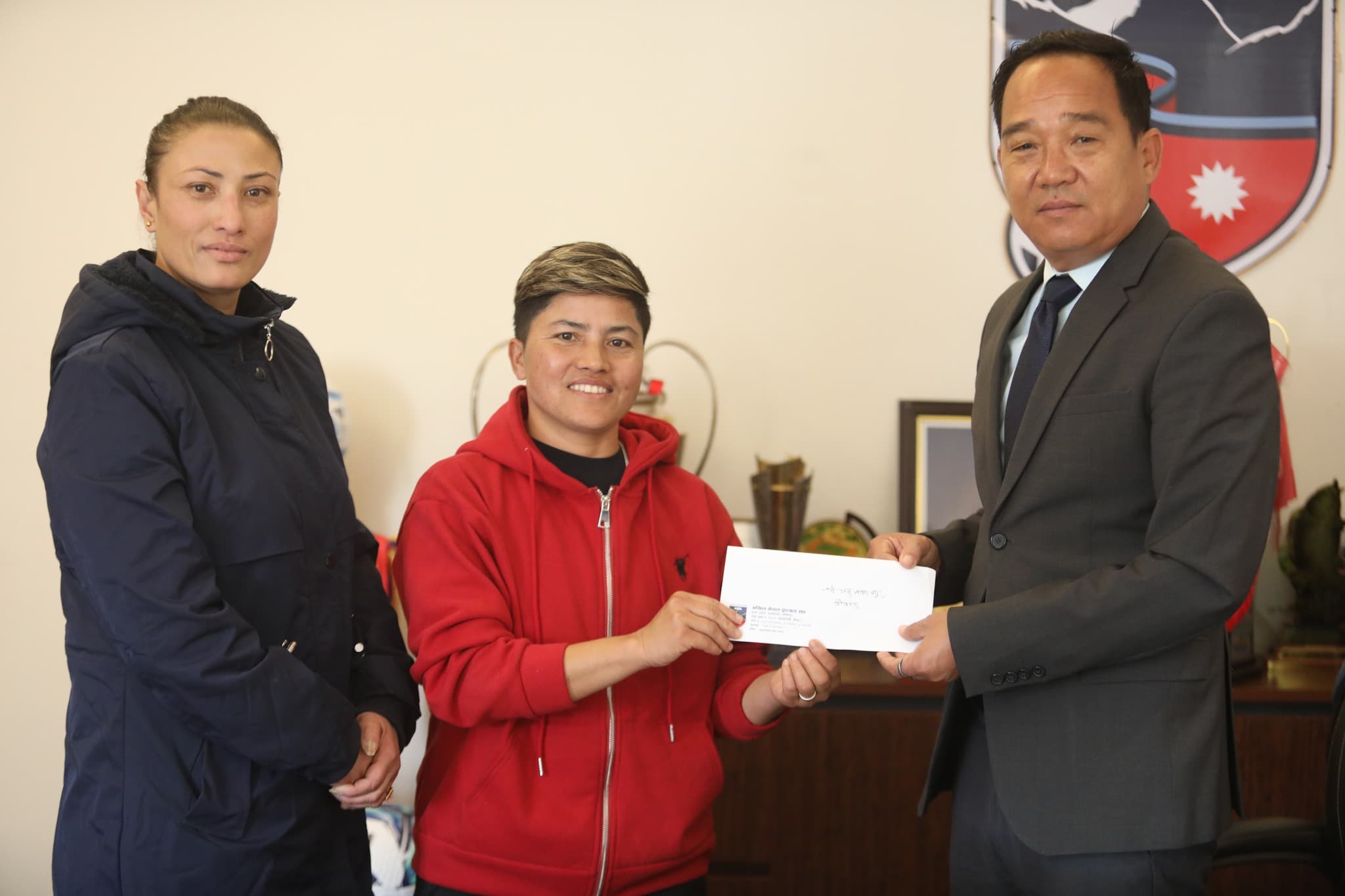 राष्ट्रिय यू–१९ महिला टोलीका सहायक प्रशिक्षकमा अनु र राजु