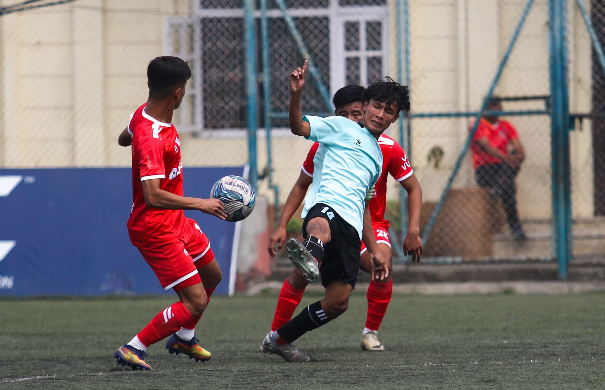 रिचर्डको २ गोलसँगै चर्च बोइजको छलाङ