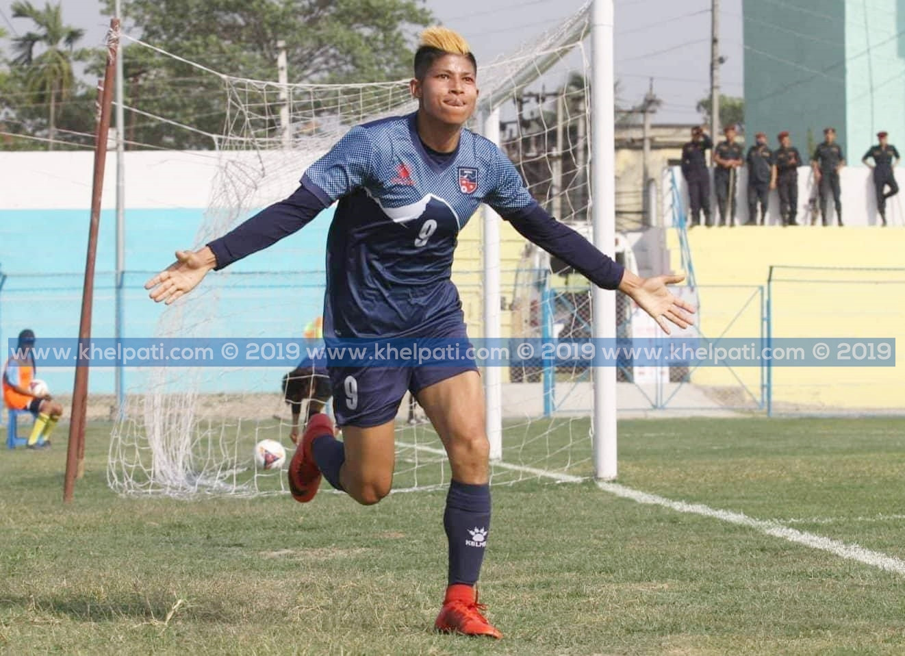 सावित्रा चम्किईन्, नेपाल ३–० ले अगाडी