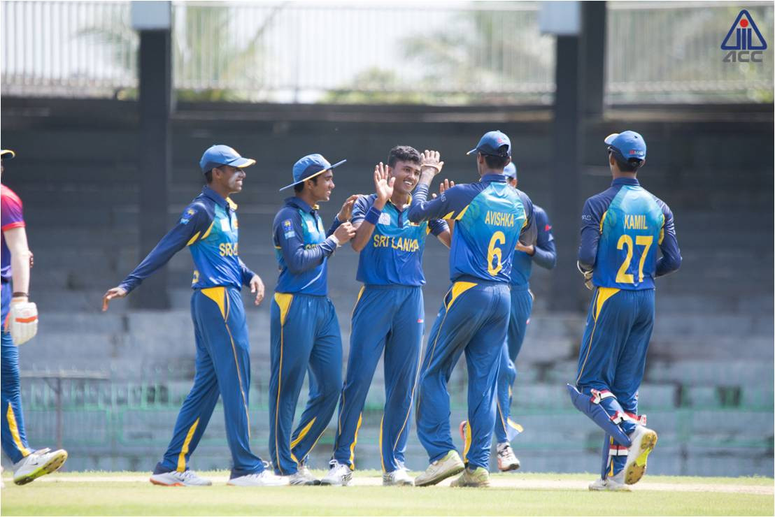 श्रीलंकाको १०० रन पुरा